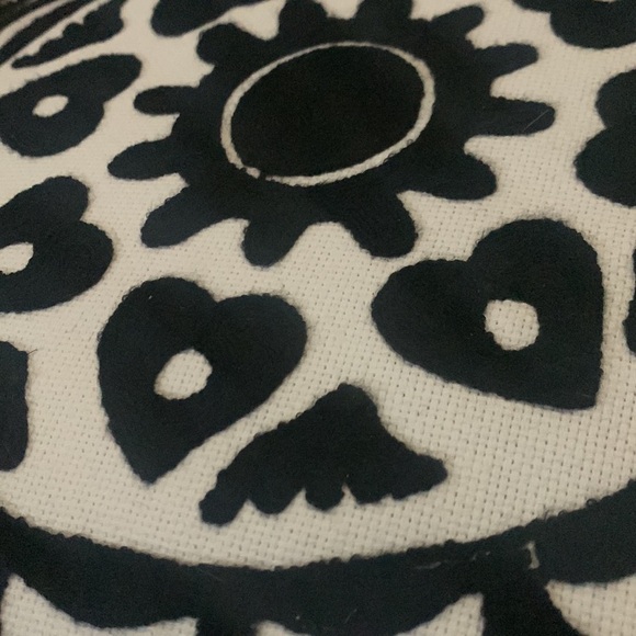 Bouclair Ozlem Cushions (2) - Picture 2 of 4